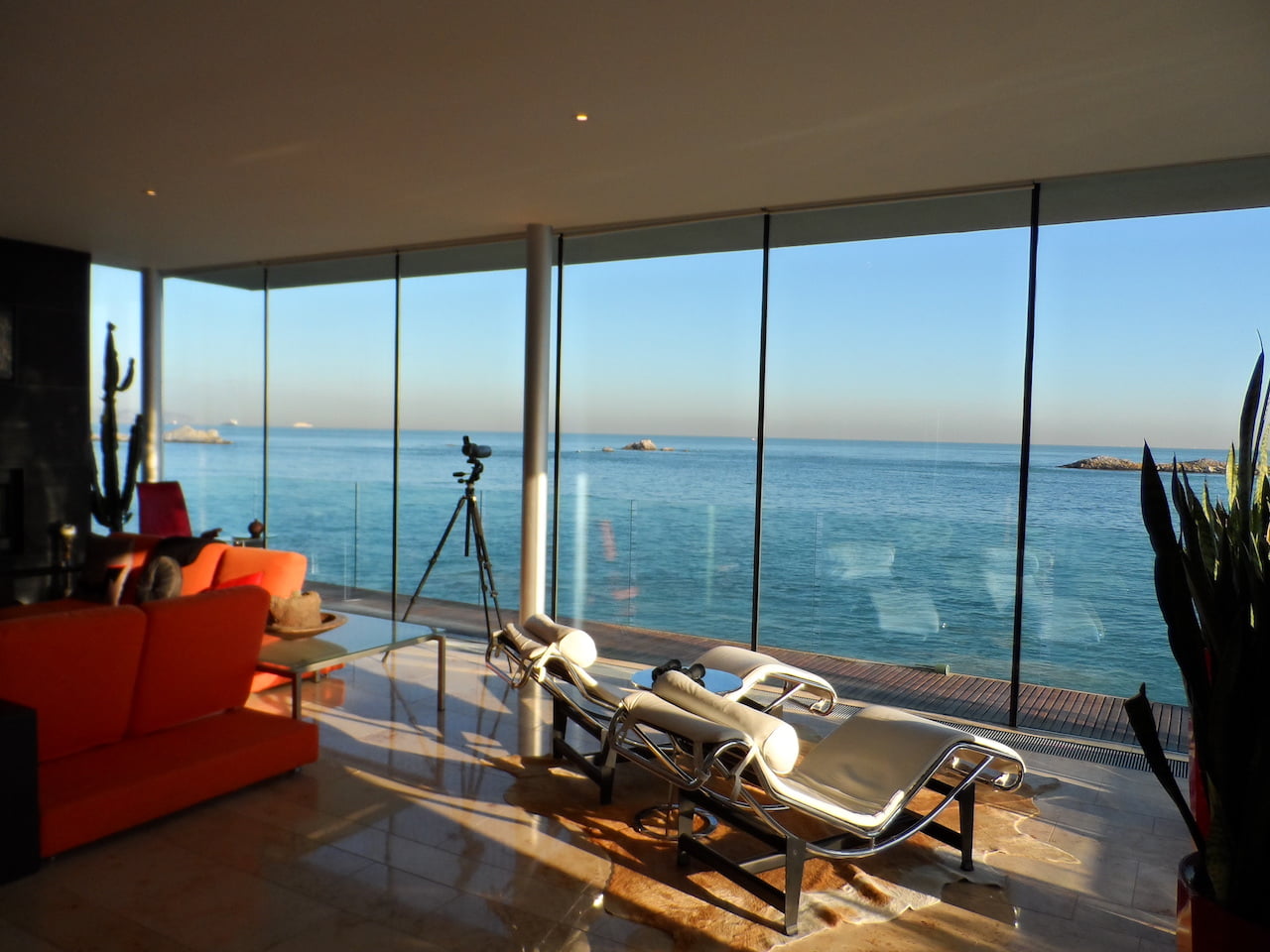 ENQUIRIES – Exceptional Sea Side Property – 4 Double Bedrooms/5 Bathrooms – Co. Dublin. Ireland