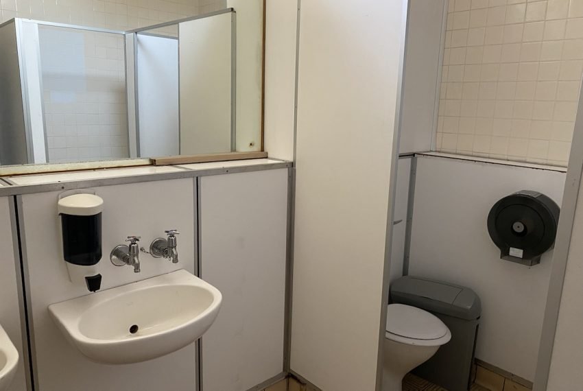 Loo 1st flr Offices a