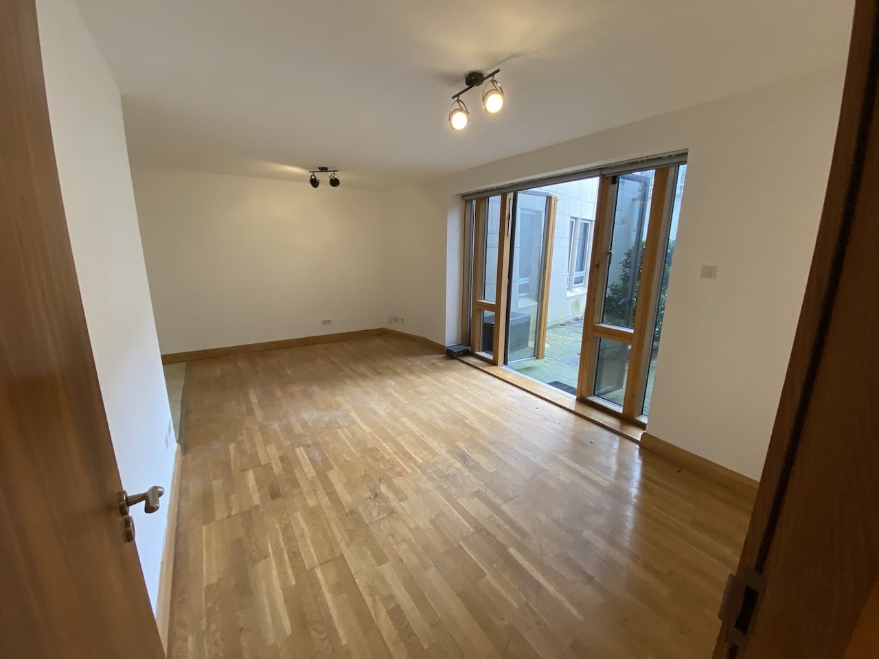 TO LET – Quality 1 Double Bedroom Apartment, Coliemore Rd, Dalkey, Co. Dublin