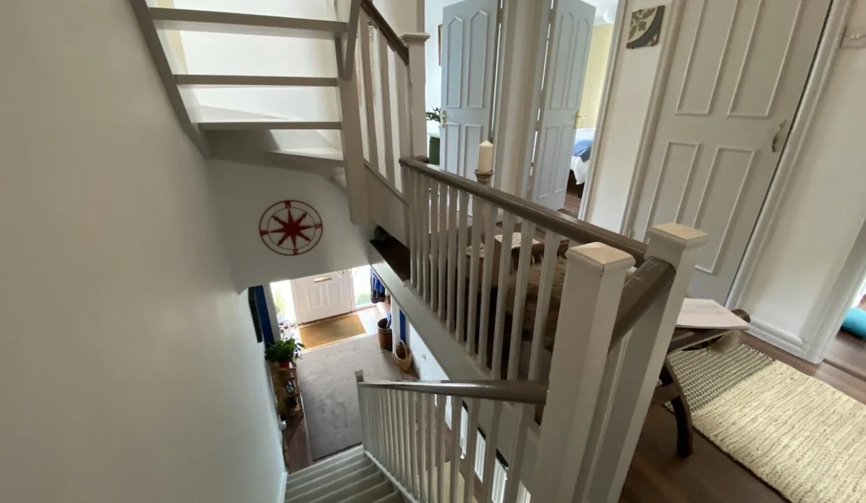 F Stairs Landing