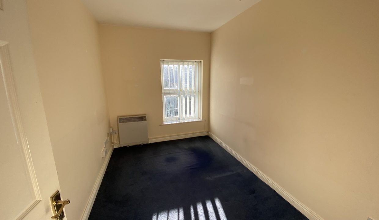 23 Top Flr rear Office a