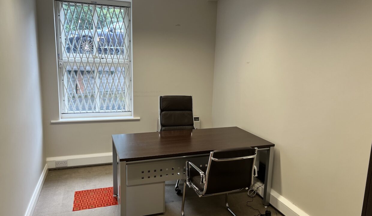 15 Rear Office 18.8.22