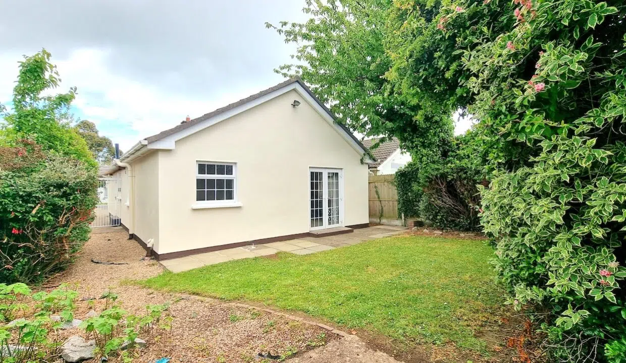 54 Rear Garden a